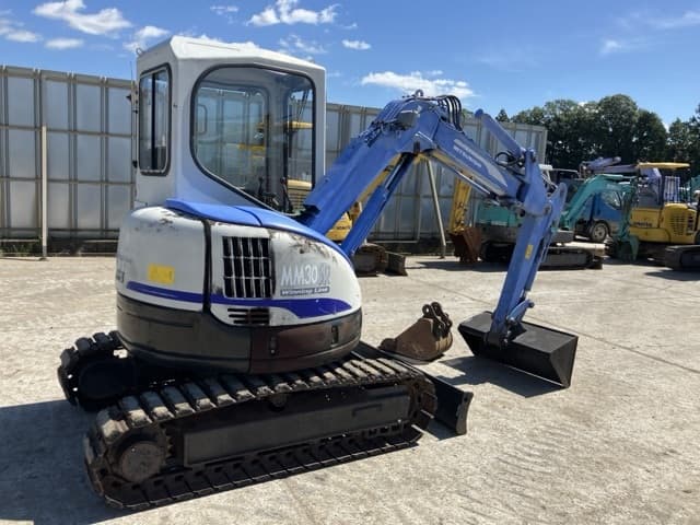 MINI EXCAVATOR — Auction (lot 8462-58)