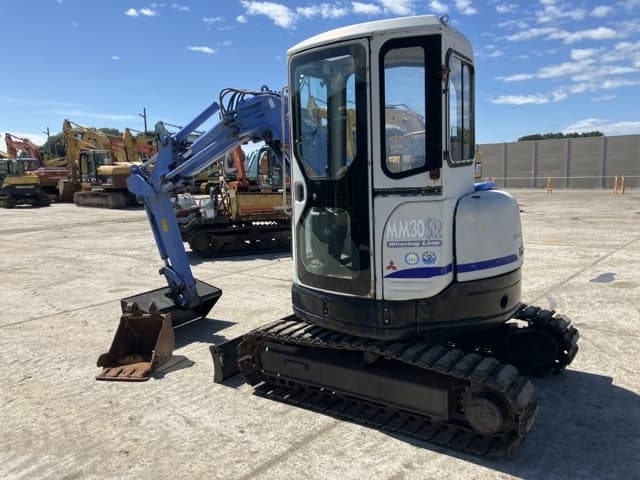 MINI EXCAVATOR — Auction (lot 8462-58)