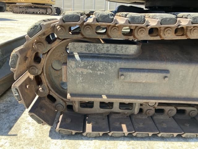MINI EXCAVATOR — Auction (lot 8462-58)