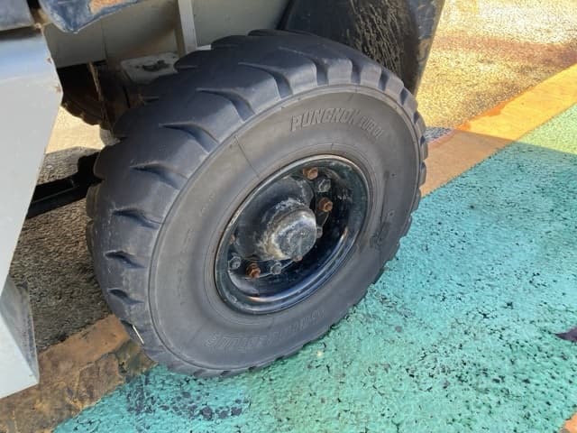 Forklift — Auction (lot 8462-5801)
