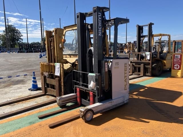 Reach Forklift — Auction (lot 8462-5802)