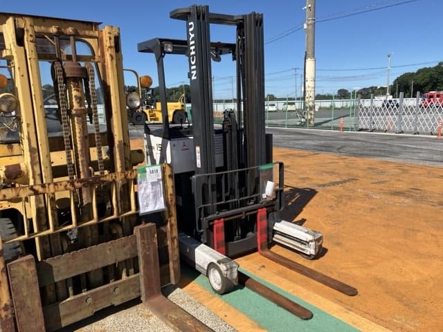 Reach Forklift — Auction (lot 8462-5802)