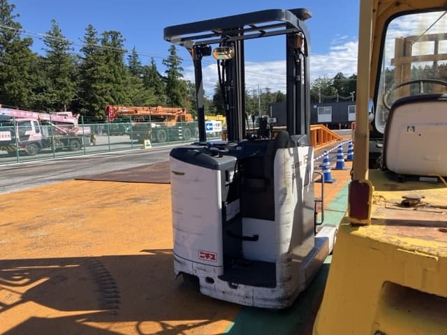 Reach Forklift — Auction (lot 8462-5802)