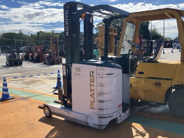 Reach Forklift — Auction (lot 8462-5802)
