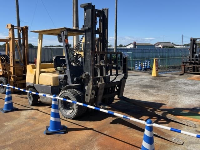 Forklift — Auction (lot 8462-5803)