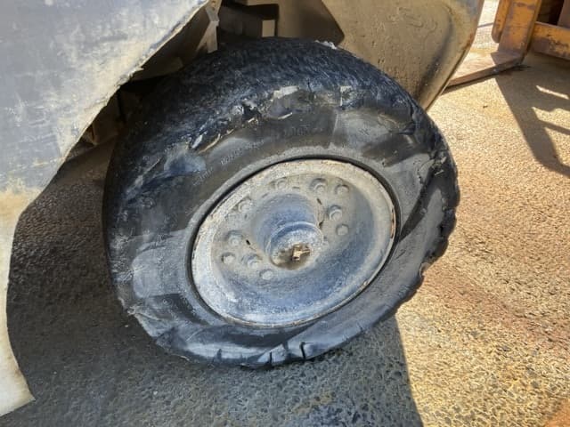 Forklift — Auction (lot 8462-5803)