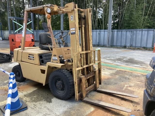 Forklift — Auction (lot 8462-5808)