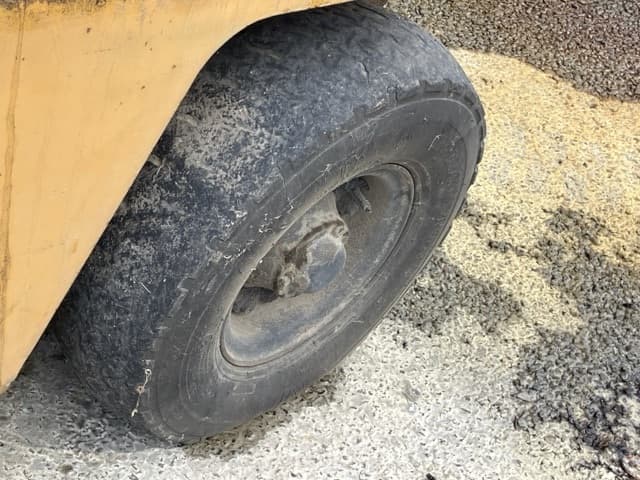 Forklift — Auction (lot 8462-5808)
