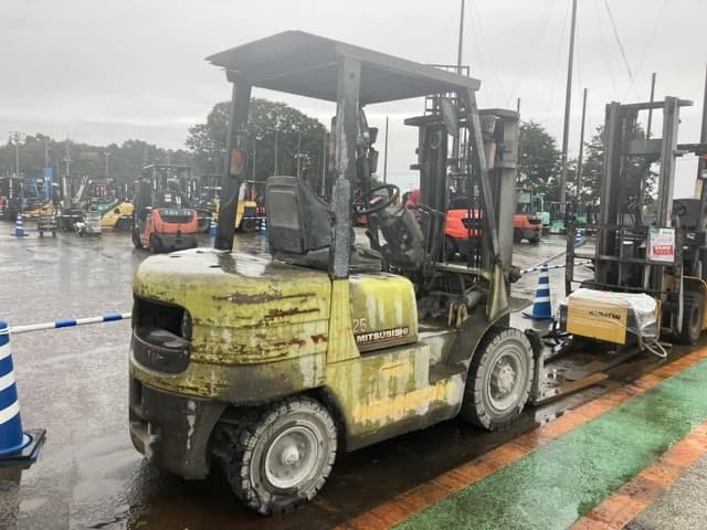 Forklift — Auction (lot 8462-5822)
