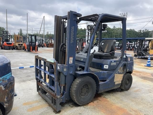Forklift — Auction (lot 8462-5824)