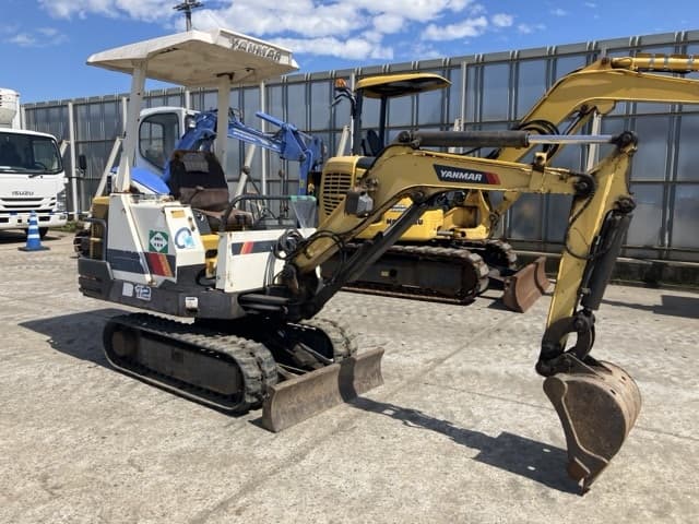 MINI EXCAVATOR — Auction (lot 8462-60)