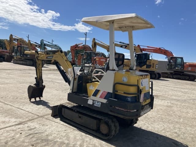 MINI EXCAVATOR — Auction (lot 8462-60)