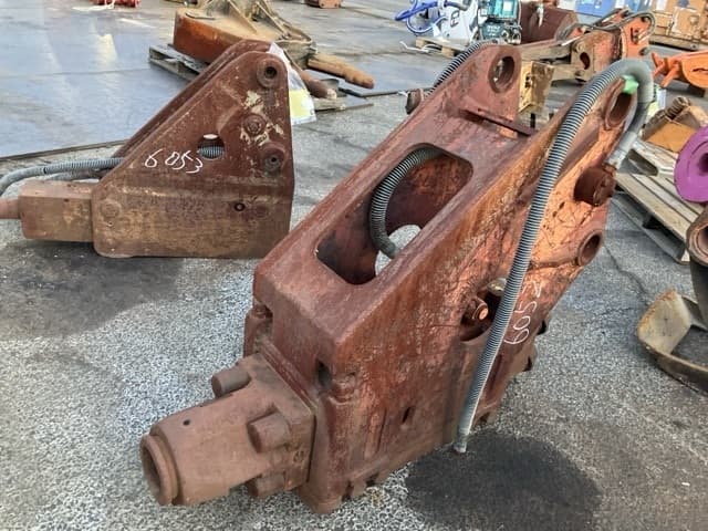 BREAKER — Auction (lot 8462-6047)