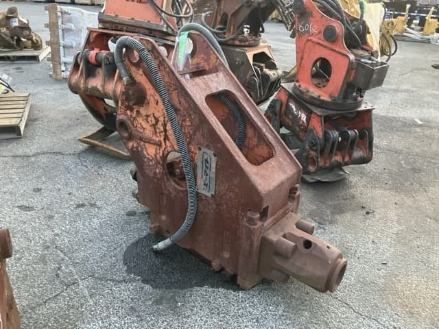 BREAKER — Auction (lot 8462-6047)