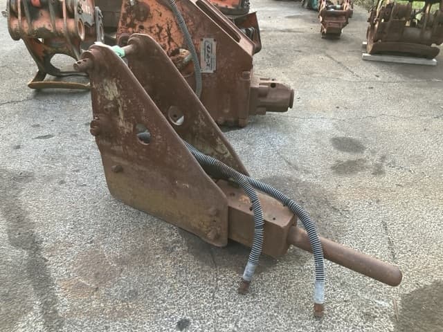 BREAKER — Auction (lot 8462-6048)