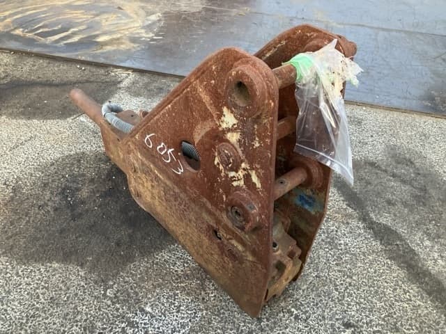 BREAKER — Auction (lot 8462-6048)