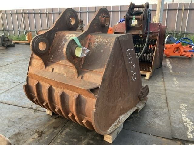 CONSTRUCTION BUCKET — Auction (lot 8462-6052)