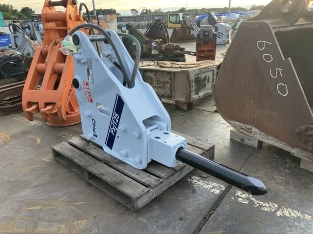 BREAKER — Auction (lot 8462-6060)