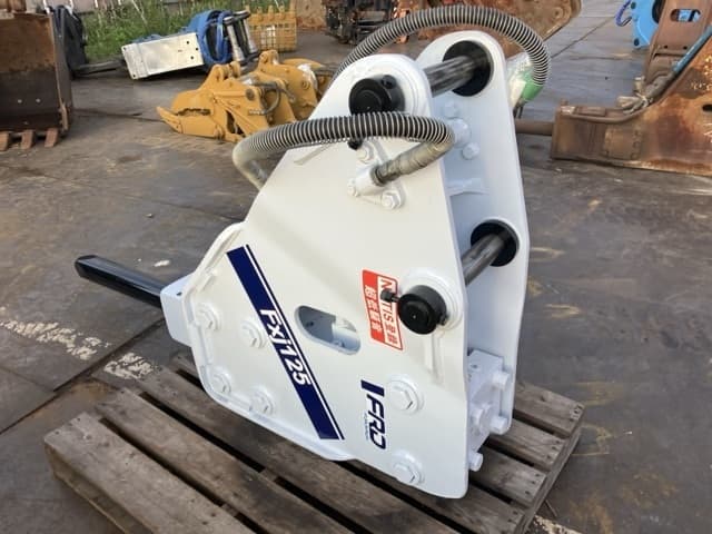 BREAKER — Auction (lot 8462-6060)