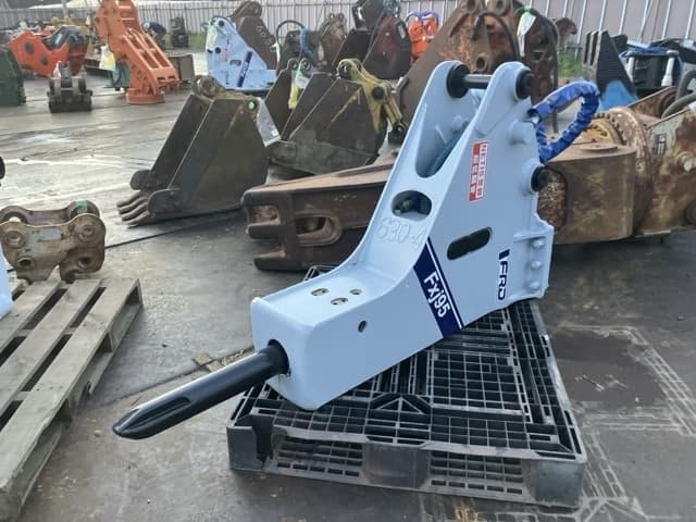 BREAKER — Auction (lot 8462-6065)
