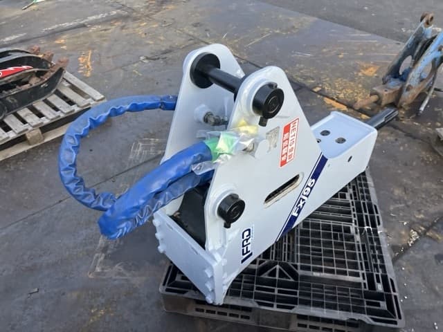 BREAKER — Auction (lot 8462-6065)