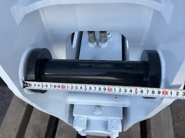 BREAKER — Auction (lot 8462-6066)