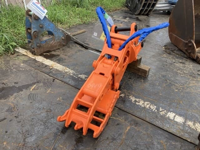 ROTATING HYDRAULIC FORK — Auction (lot 8462-6072)