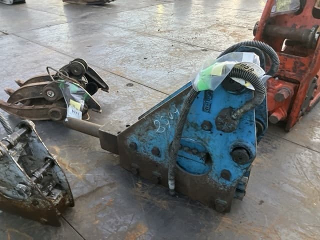 BREAKER — Auction (lot 8462-6086)