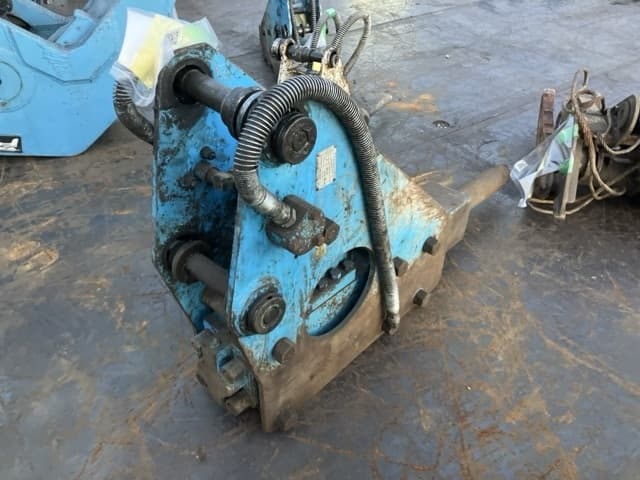 BREAKER — Auction (lot 8462-6086)