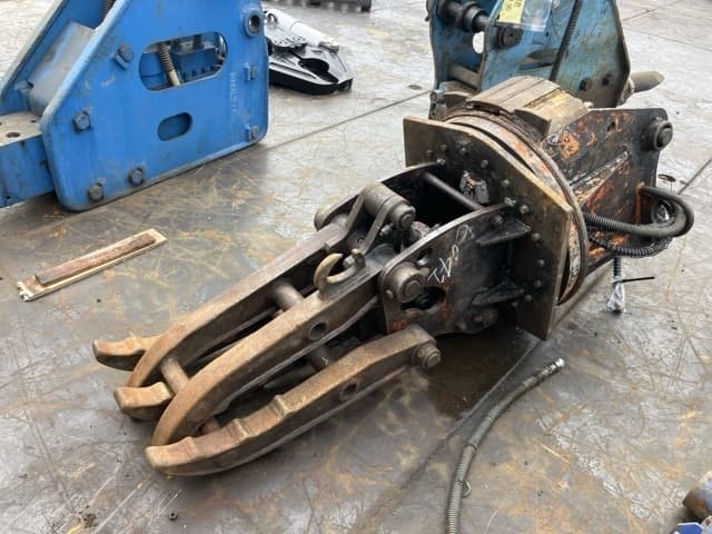 ROTATING HYDRAULIC FORK — Auction (lot 8462-6089)