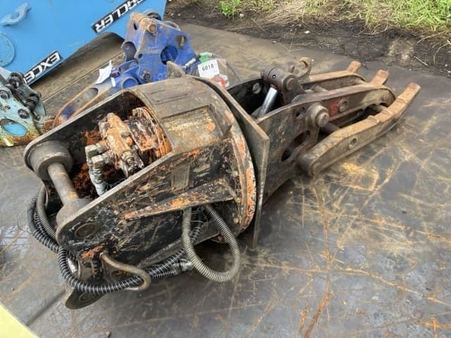 ROTATING HYDRAULIC FORK — Auction (lot 8462-6089)