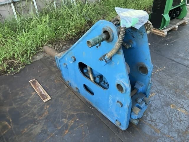 BREAKER — Auction (lot 8462-6090)