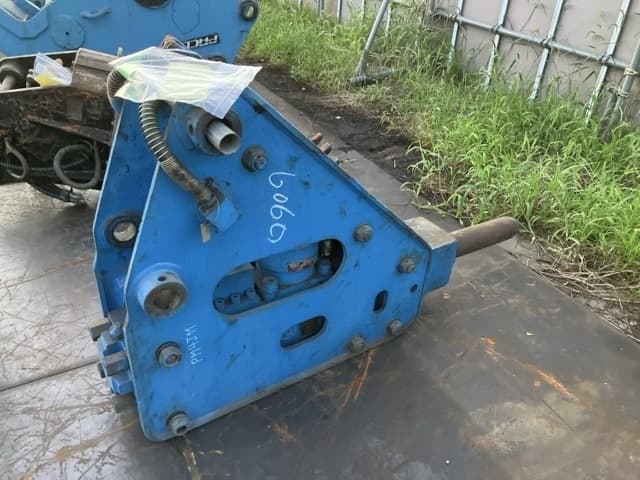 BREAKER — Auction (lot 8462-6090)