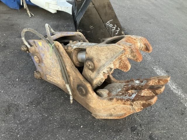 CONCRETE PULVERIZER — Auction (lot 8462-6098)