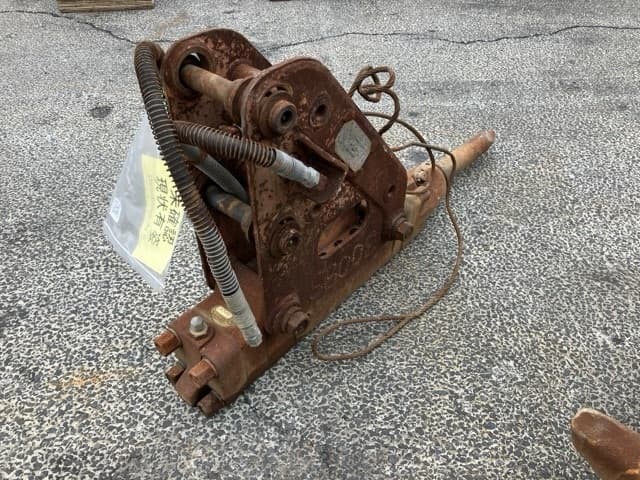 BREAKER — Auction (lot 8462-6110)