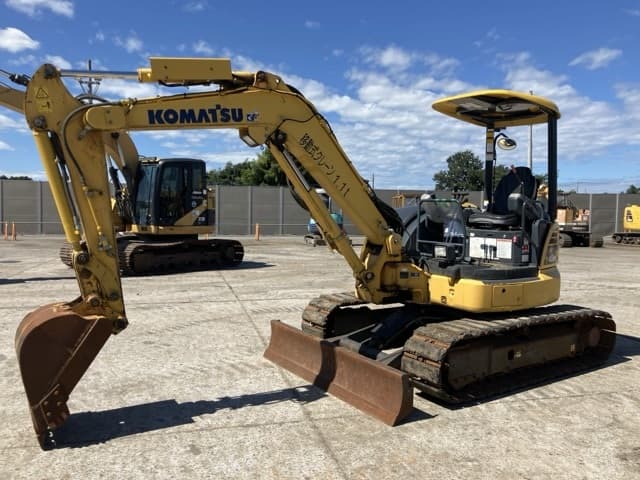 MINI EXCAVATOR — Auction (lot 8462-63)