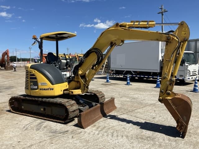 MINI EXCAVATOR — Auction (lot 8462-63)