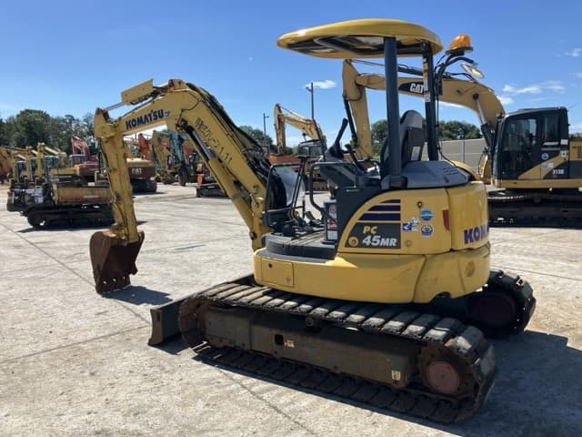 MINI EXCAVATOR — Auction (lot 8462-63)