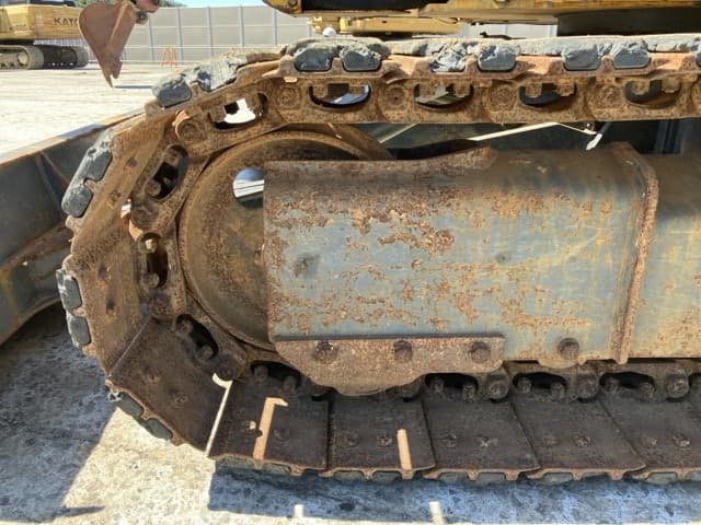 MINI EXCAVATOR — Auction (lot 8462-63)