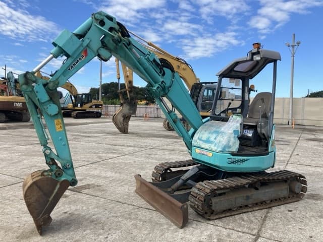 MINI EXCAVATOR — Auction (lot 8462-70)