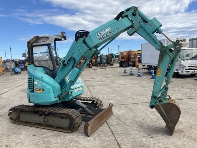 MINI EXCAVATOR — Auction (lot 8462-70)