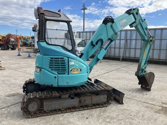 MINI EXCAVATOR — Auction (lot 8462-70)