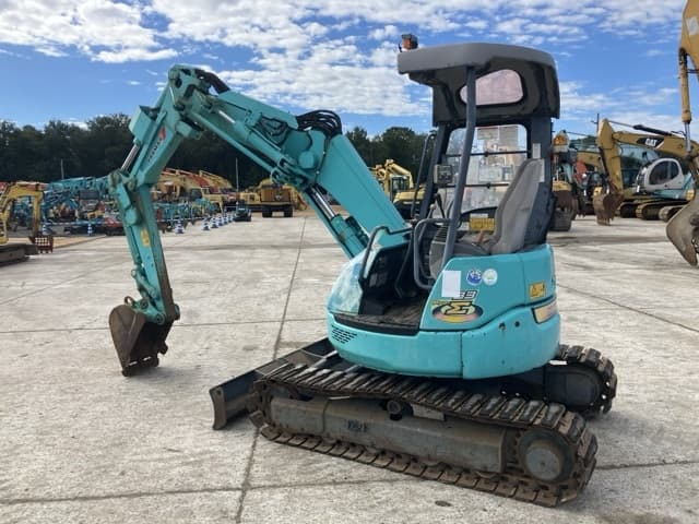 MINI EXCAVATOR — Auction (lot 8462-70)