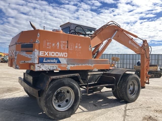 EXCAVATOR — Auction (lot 8462-72)