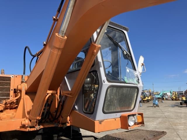 EXCAVATOR — Auction (lot 8462-72)