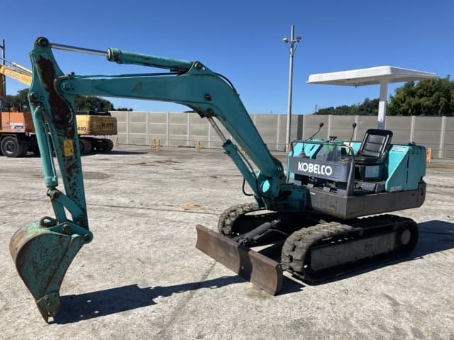 MINI EXCAVATOR — Auction (lot 8462-74)