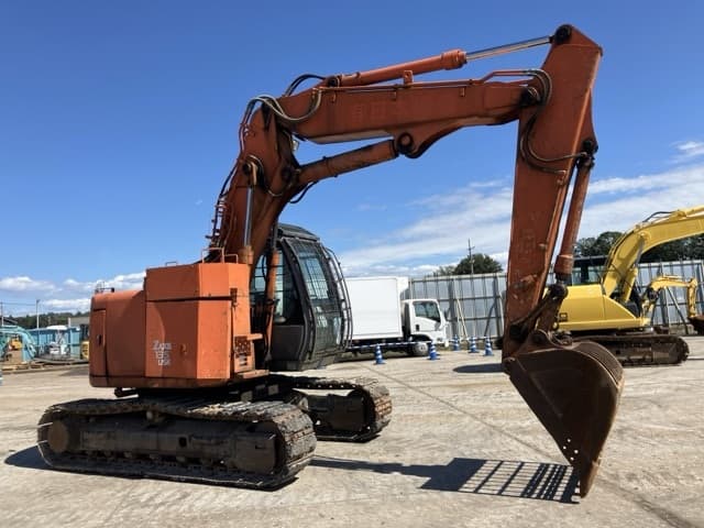 EXCAVATOR — Auction (lot 8462-76)