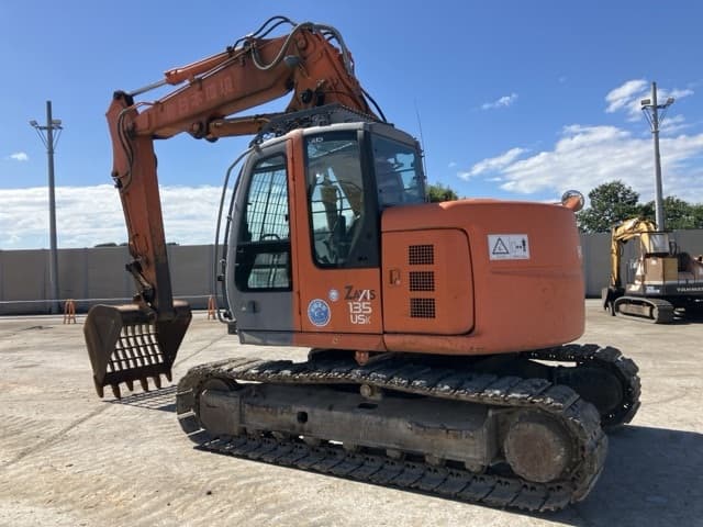 EXCAVATOR — Auction (lot 8462-76)