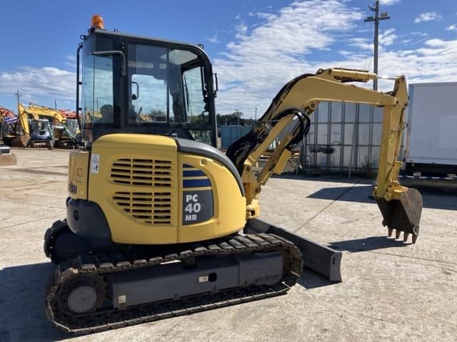 MINI EXCAVATOR — Auction (lot 8462-79)