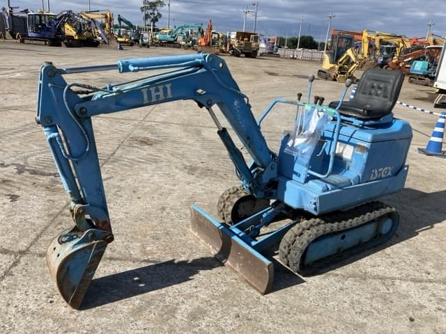 MINI EXCAVATOR — Auction (lot 8462-81)